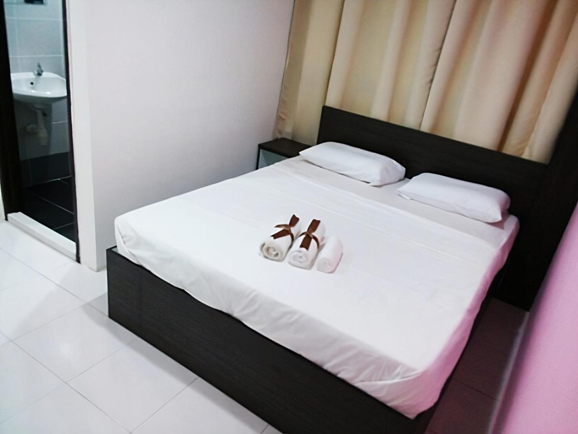 Hotel Checkedinn Ipoh Exterior foto